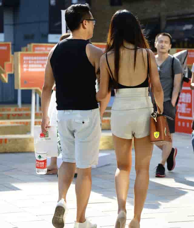 蚊子是靠什么来吸血(蚊子是靠什么找到人吸血的)