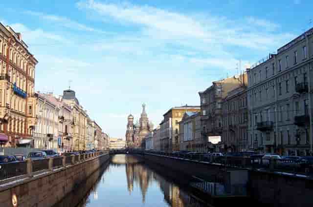 男装时尚陈列搭配技巧(潮牌男装陈列搭配技巧图片)